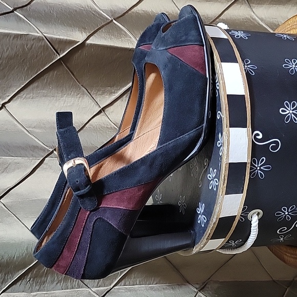 EUC- Sofft Colorblock Suede Peep-Toe Mary Jane Pumps - Picture 2 of 7